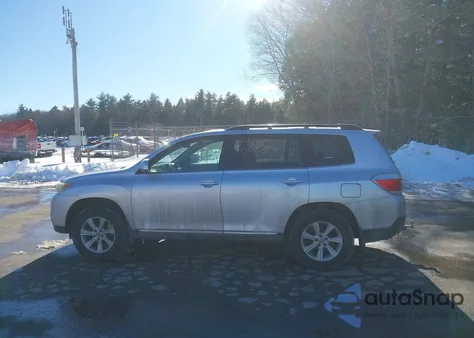 2012 Toyota Highlander Base V6 z USA, uszkodzony, nr VIN 5TDBK3EH1CS155953